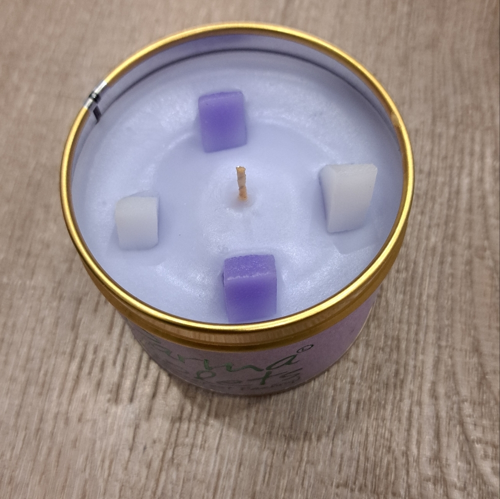 LILY-FLAME 'Parma Violets' Candle - Picture 1 of 4